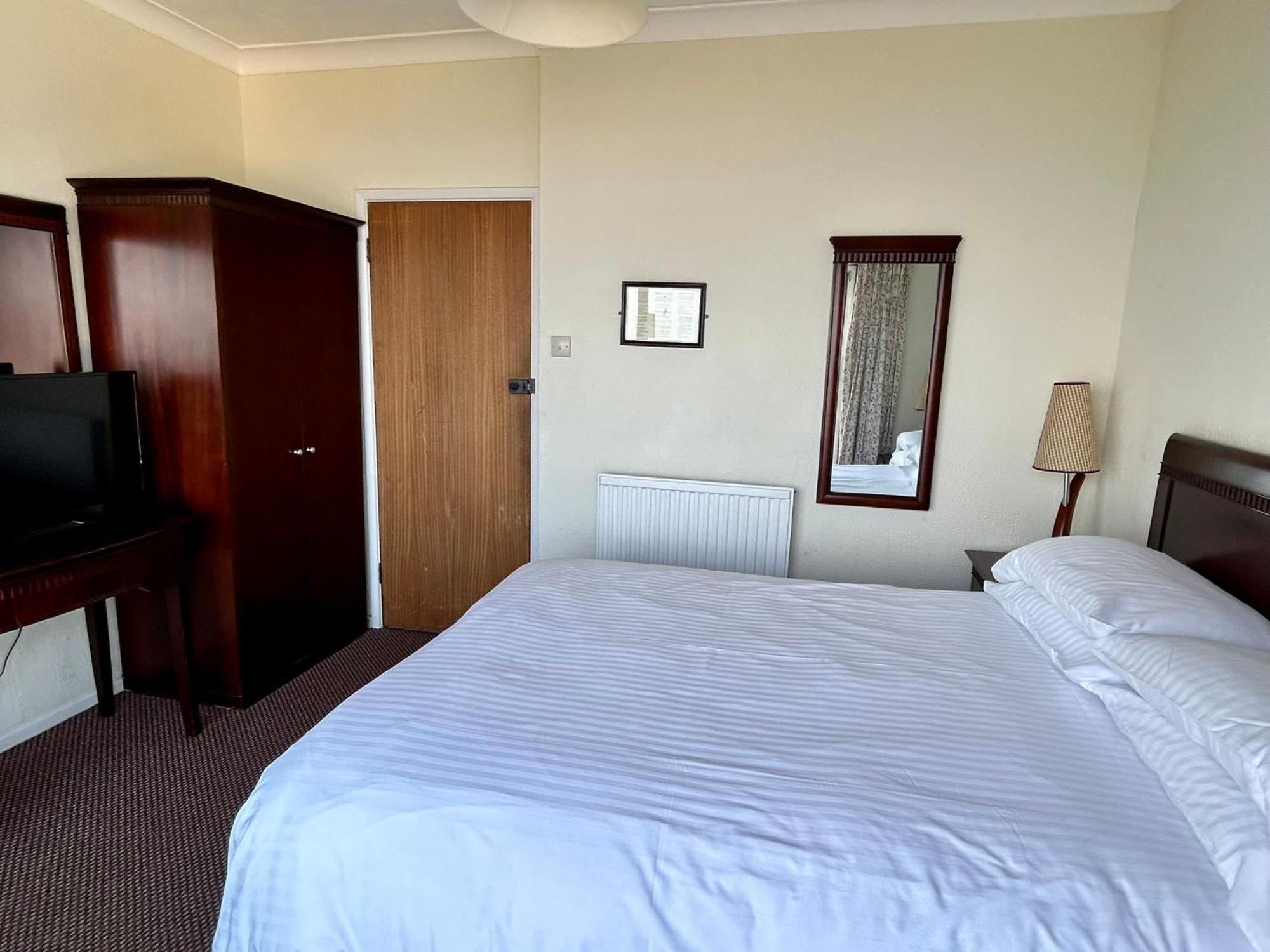 Bay View - Seafront, Sandown - Free Car Ferry For Bookings Of 3 Or More Nights, Subject To Availability الغرفة الصورة
